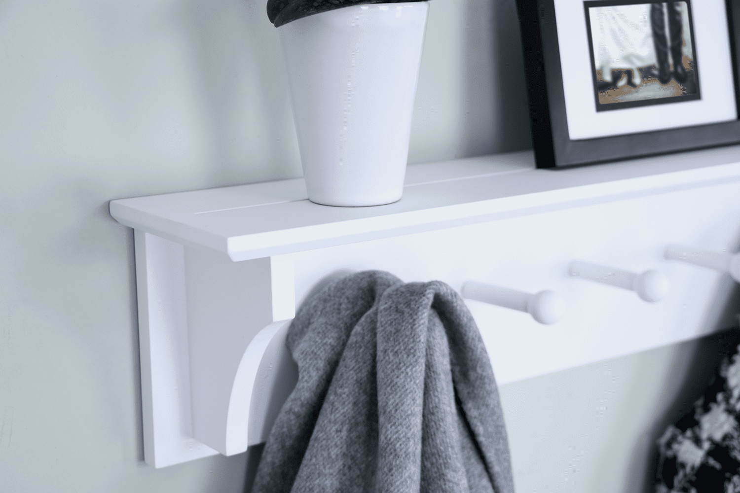 Ballucci Wall Coat Rack Shelf, Entryway Floating Shelf Rack, 5 Pegs, 24", White